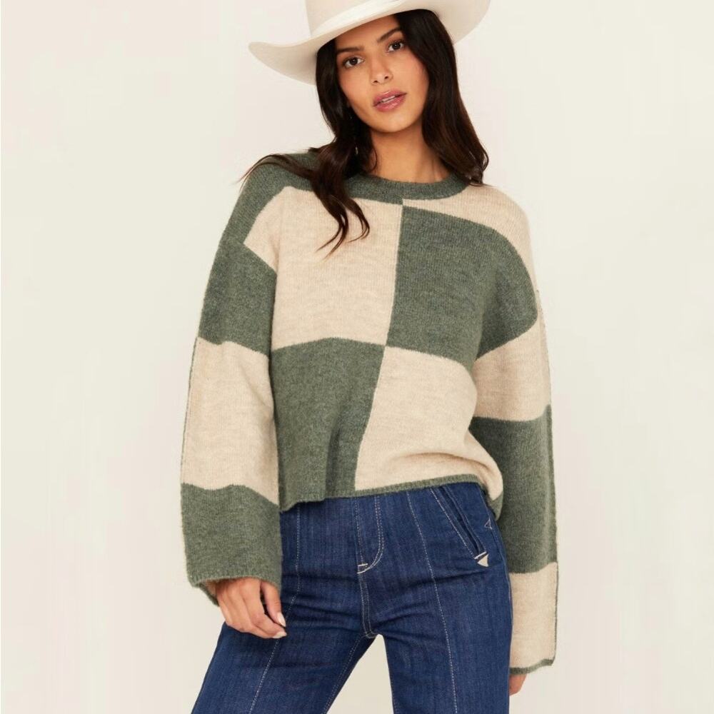 White Crow Women's Checkerboard Crew Neck Wide Sleeve Cropped Sweater Medium